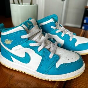 Nike Jordan 1 Mid SE
Aquatone (TD)